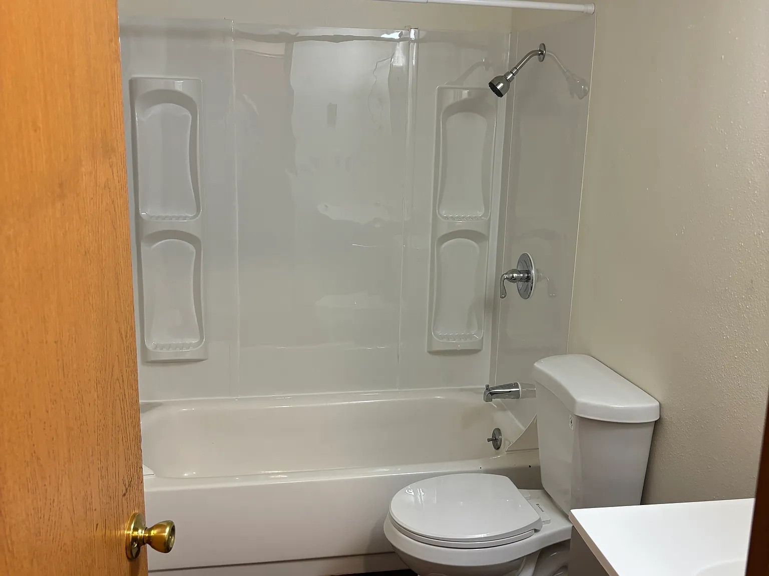 1 bed, 600 sqft, $1,200 — Photo 2
