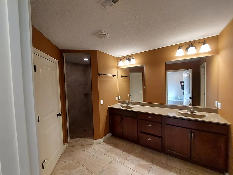 5000 Loyalist Ln — Photo 10