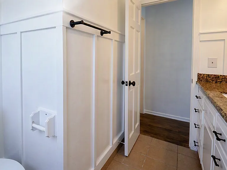 719 Esther Way — Photo 24