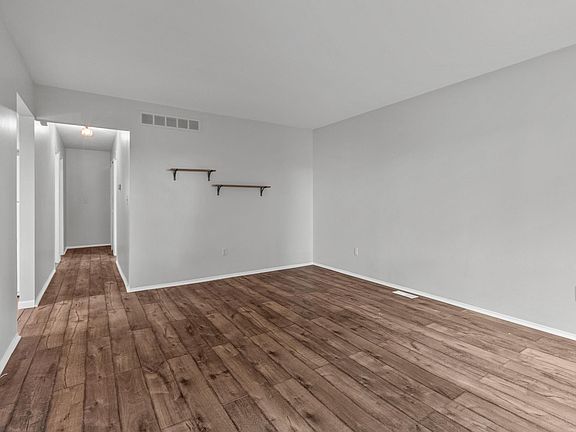 4th image of 2318 McDowell St