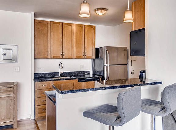 4th image of 3440 N Lake Shore Dr APT 4C