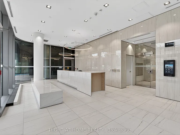 322 Dupont St #806 — Photo 24