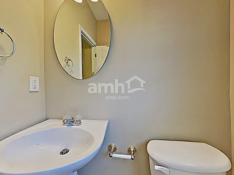 327 Meadowcrest Cir — Photo 11