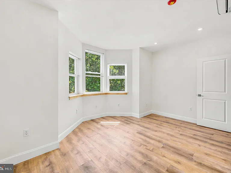 6419 Race St #A — Photo 10