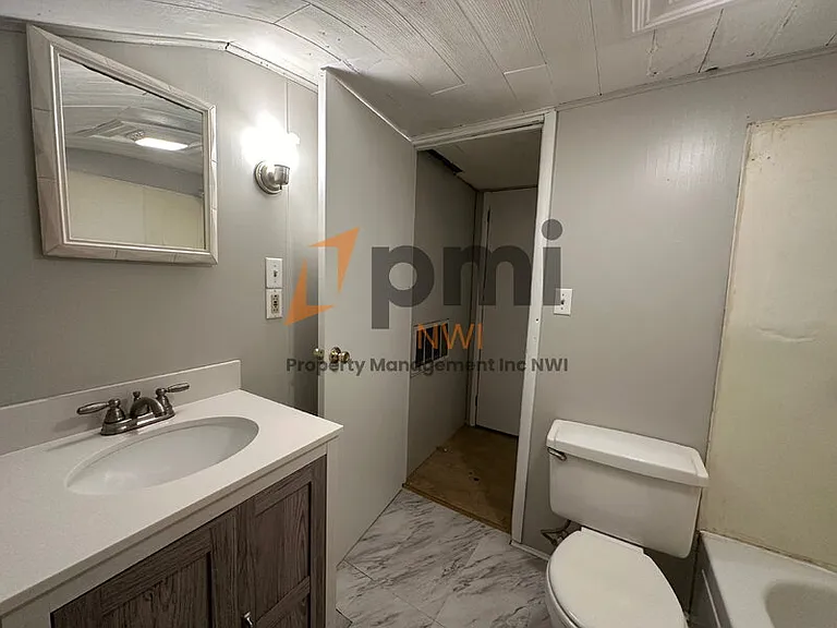 224 S Main St — Photo 12