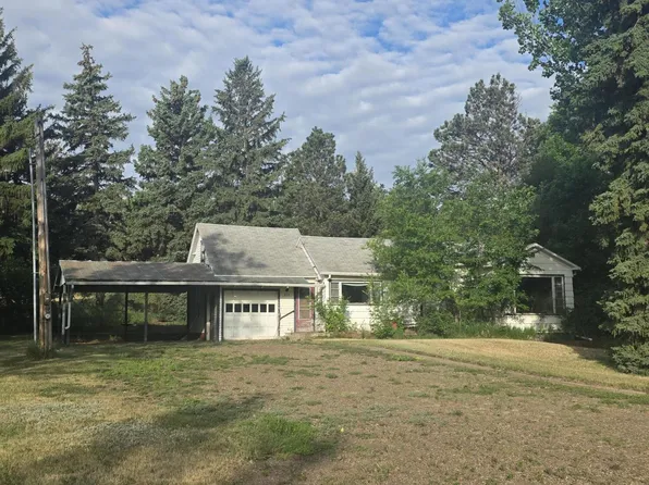 217 Mirror Lake Rd, Hettinger, ND 58639