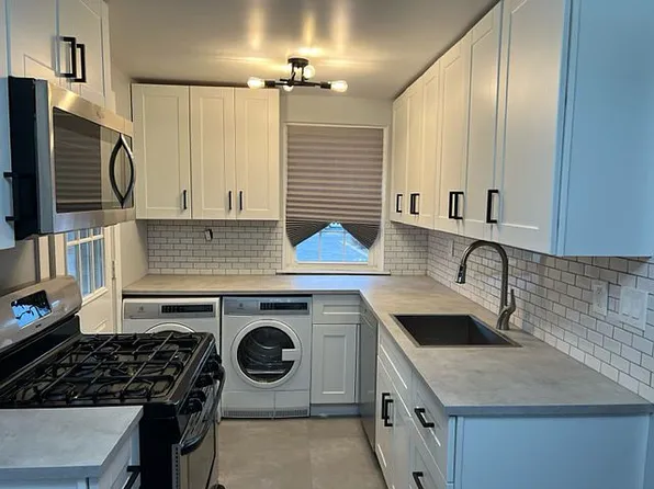 1088 E Main St APT 1, Stamford, CT 06902