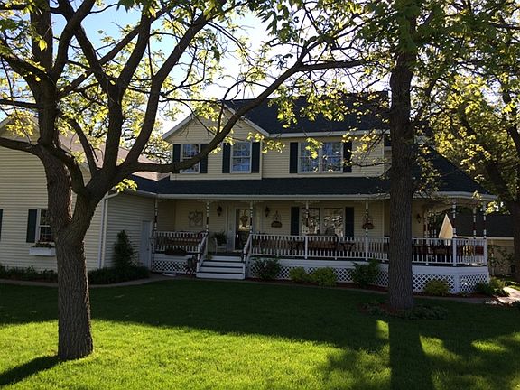 2nd image of 919 Clover Ln SE