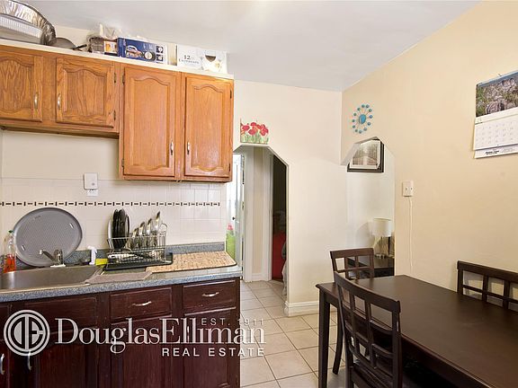2nd image of 4465 Byron Ave