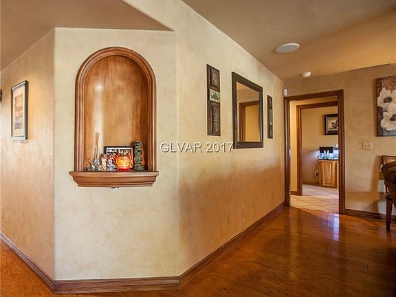 4th image of 311 Oak Canyon Dr