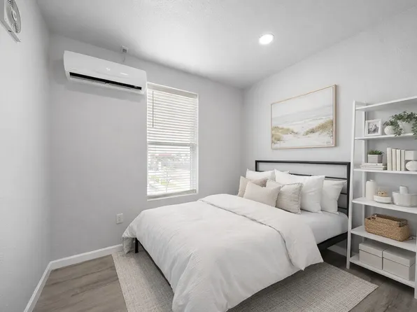 715 28th St, Galveston, TX