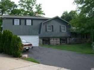 1421 Springmill Pl, Crown Point, IN 46307