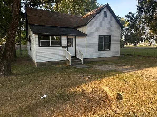 840 E Cherry St, Piggott, AR 72454