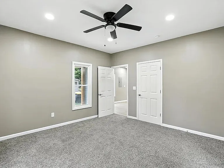 903 Lafayette St — Photo 12
