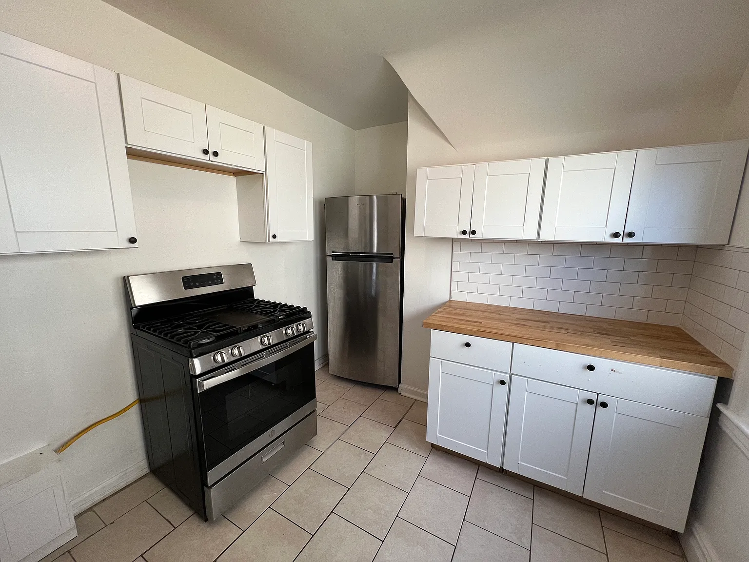 66 N Columbus Ave — Photo 2