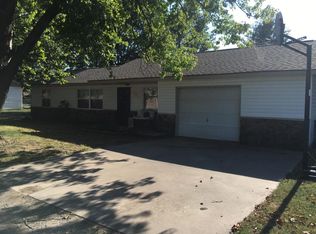413 S Sycamore St, Locust Grove, OK 74352