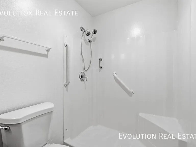 2329 N Recker Rd #86 — Photo 26