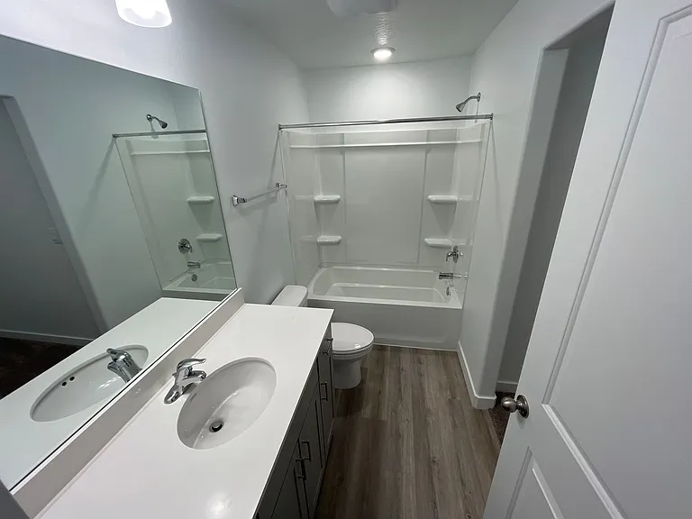 395 N 2050 W — Photo 6