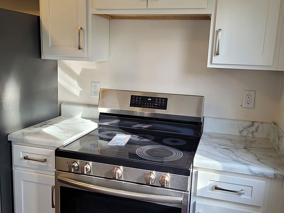 3rd image of 366 Woods Ave SW #C