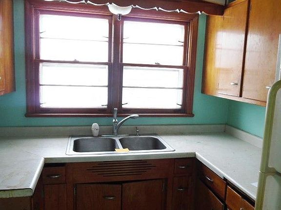 2nd image of 2273 S Ave E
