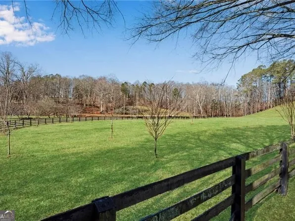 111 Allmond Ln, Alpharetta, GA 30004