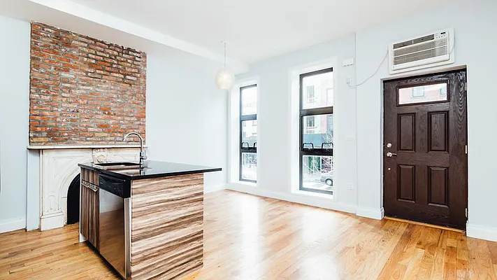 Rented by Nooklyn NYC LLC | media 45