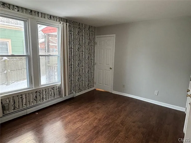 34 Syracuse St — Photo 8