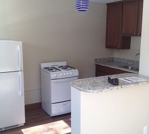 Breakfast Bar/Kitchen