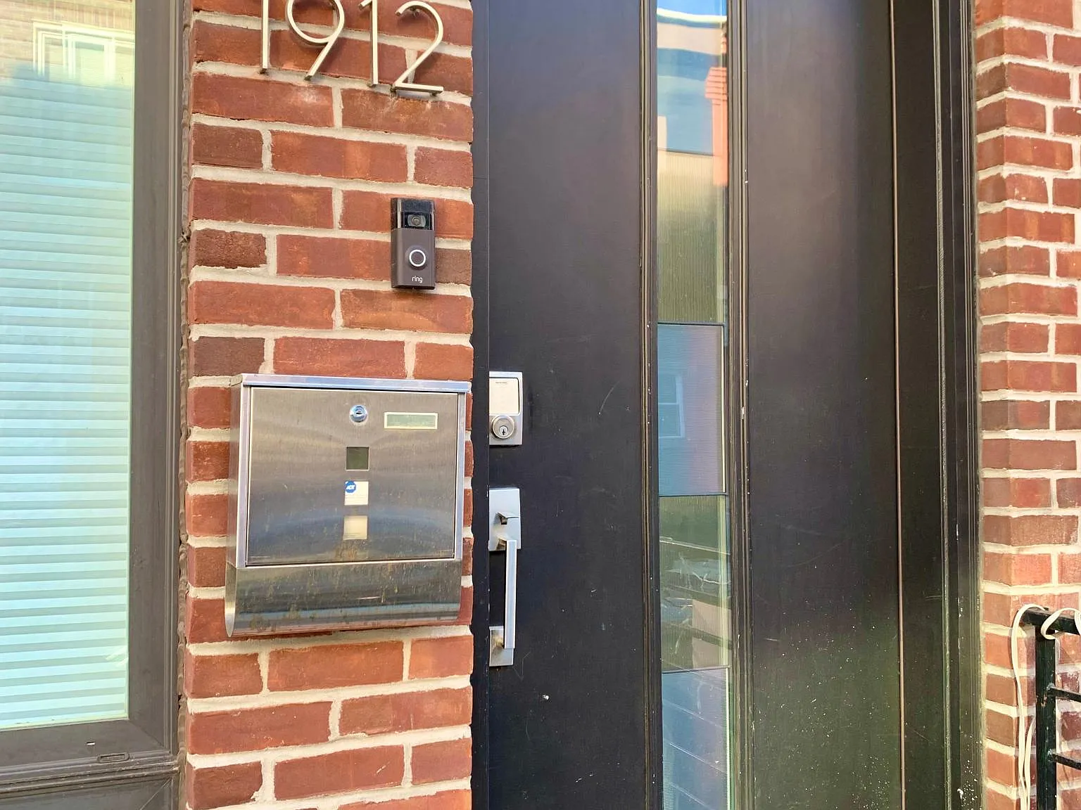 4 bed, 1850 sqft, $2,995 — Photo 2