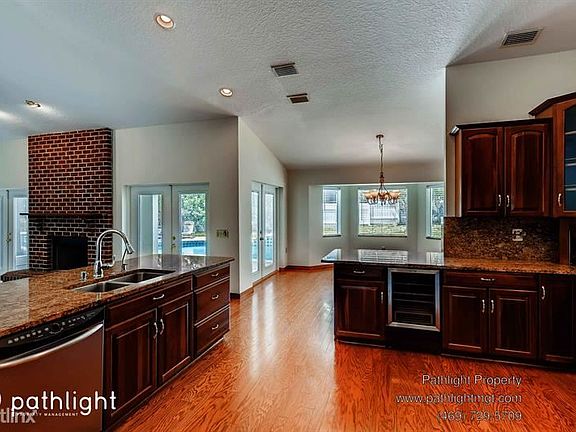 4th image of 1359 Treetop Dr