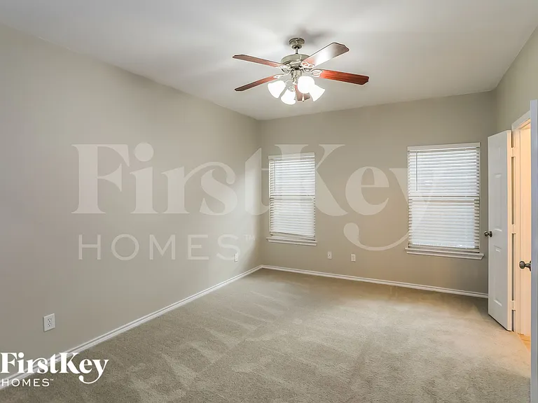 853 Jodie Dr — Photo 6