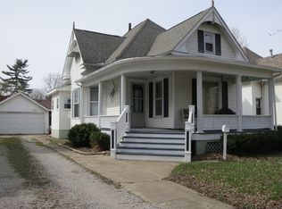 110 N Oak St, Villa Grove, IL 61956