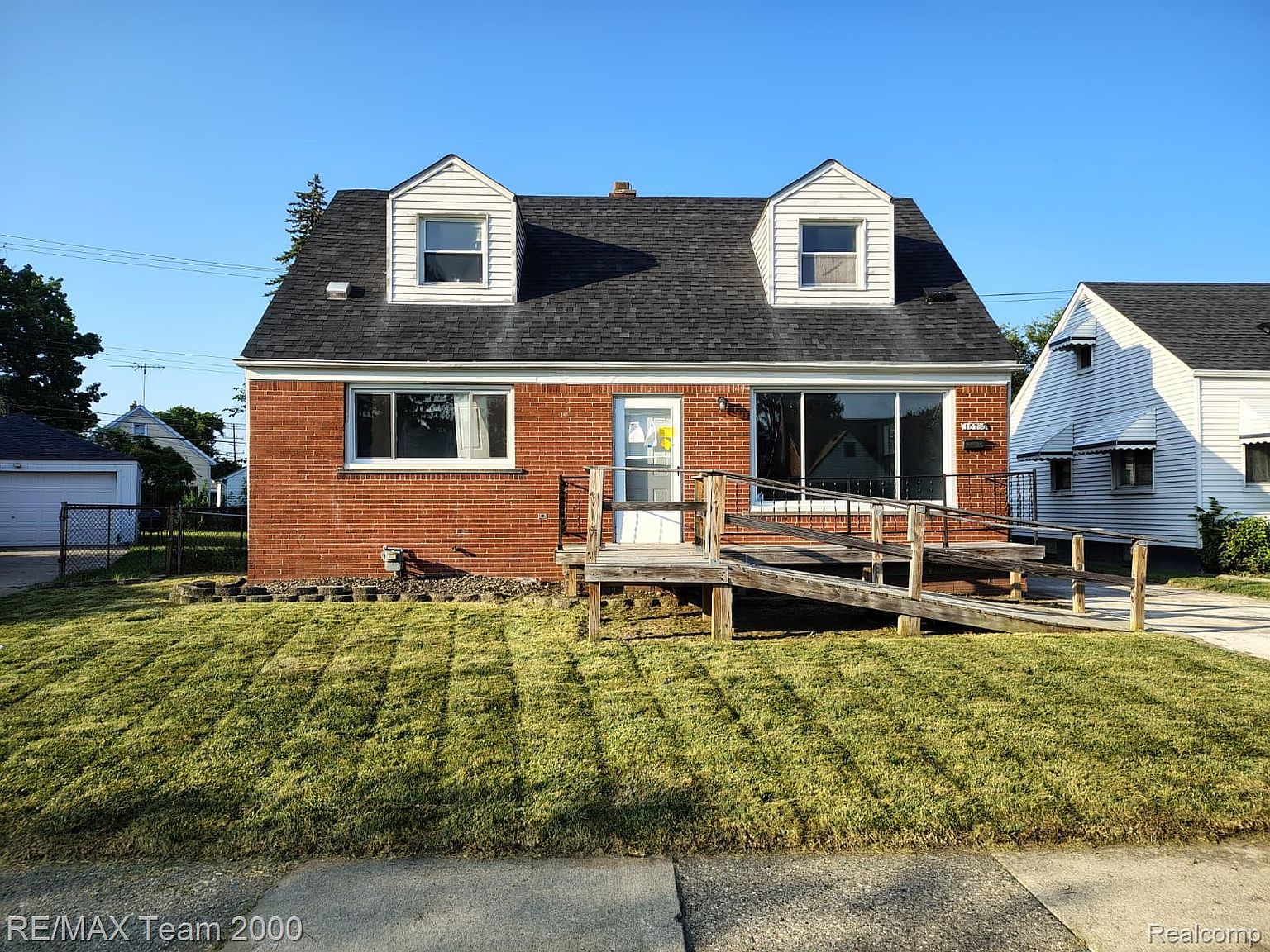 ❁Ma❁ 15735 Semrau Ave, Eastpointe, MI 48021 | Zillow