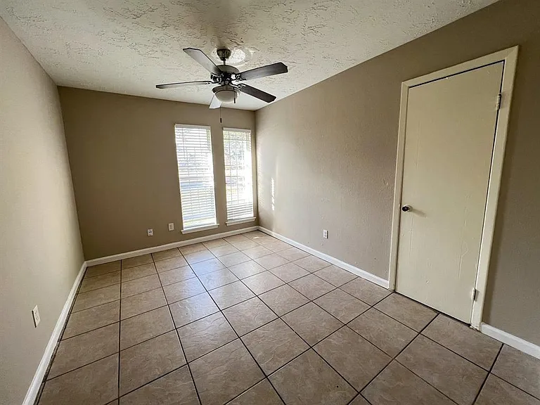 6736 W Fuqua Dr — Photo 22