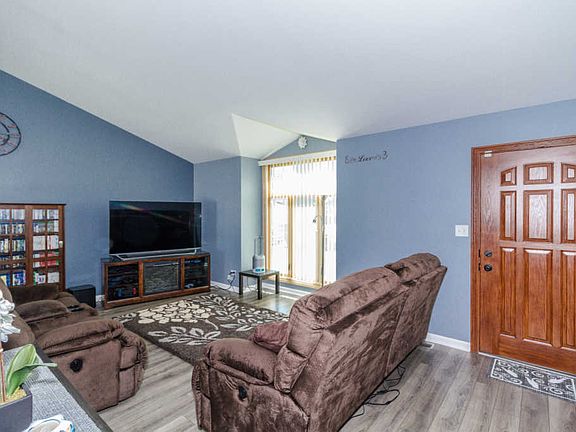 5th image of 2412 Waterford Dr