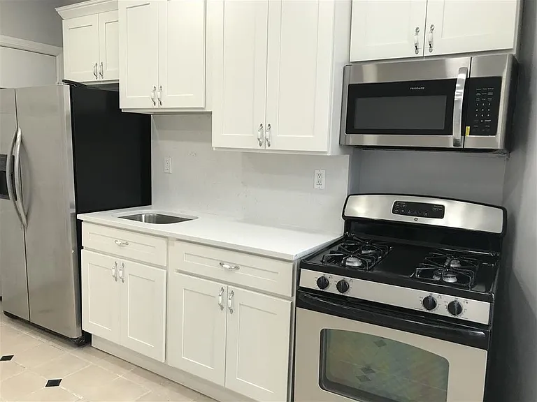 730 Bergen Ave #4 — Photo 3