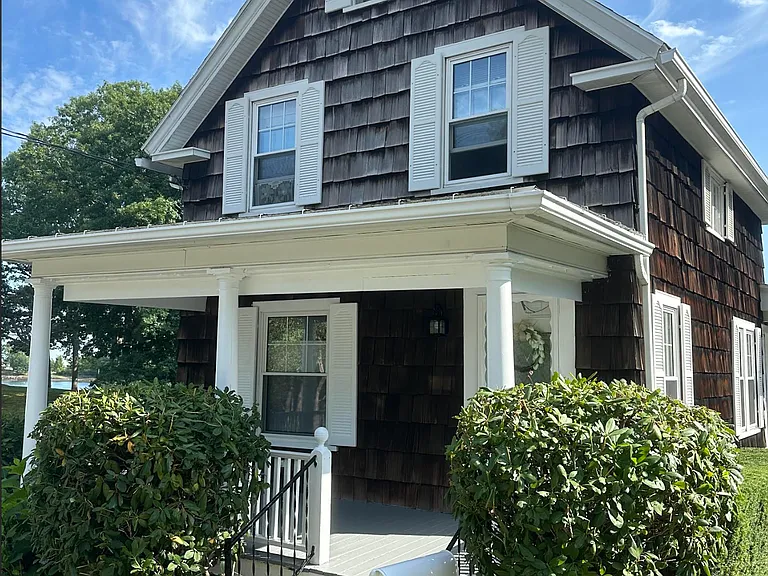 118 Whipple Rd — Photo 1
