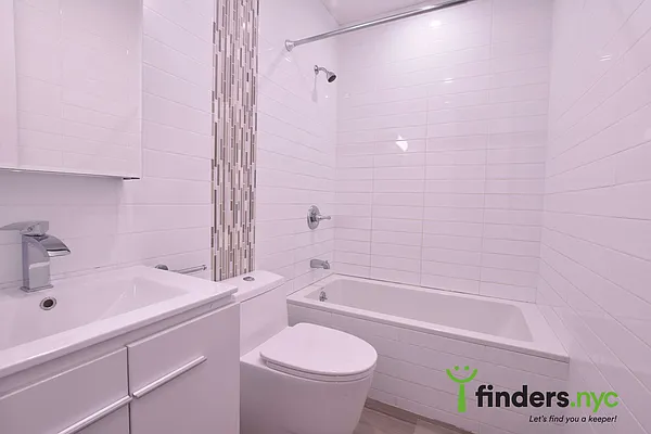 Rented by Clove Realty LLC | media 15