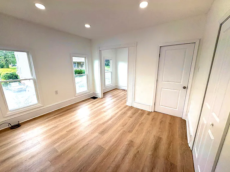 621 N 10th Ave — Photo 8