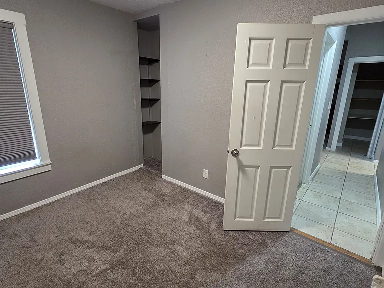1595 Van Buren Ave #1 — Photo 22