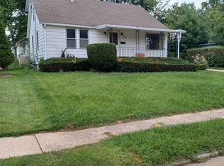 840 W Chestnut St, Freeport, IL 61032