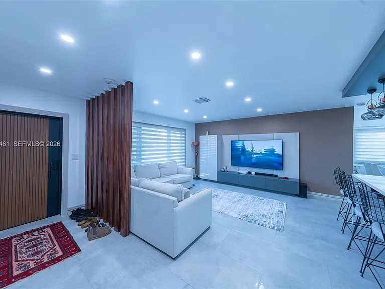 1221 W Camino Real — Photo 3