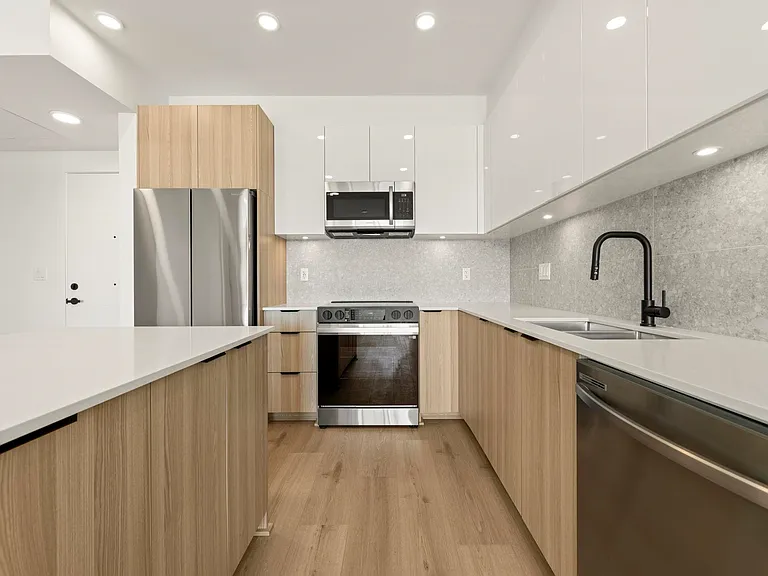 20769 Fraser Hwy #501 — Photo 5
