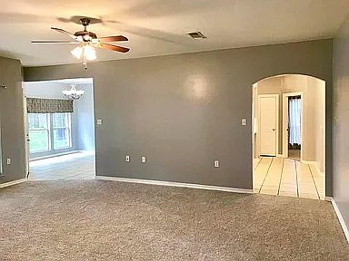 5th image of 17 Red Oak Ln