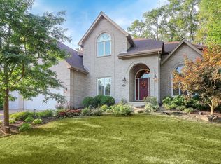 880 Sheehan Ave, Glen Ellyn, IL 60137