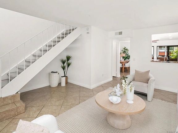 4th image of 2464 Ocean Cove Dr