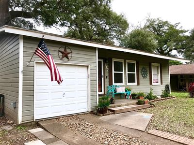 117 Wisteria St, Lake Jackson, TX, 77566