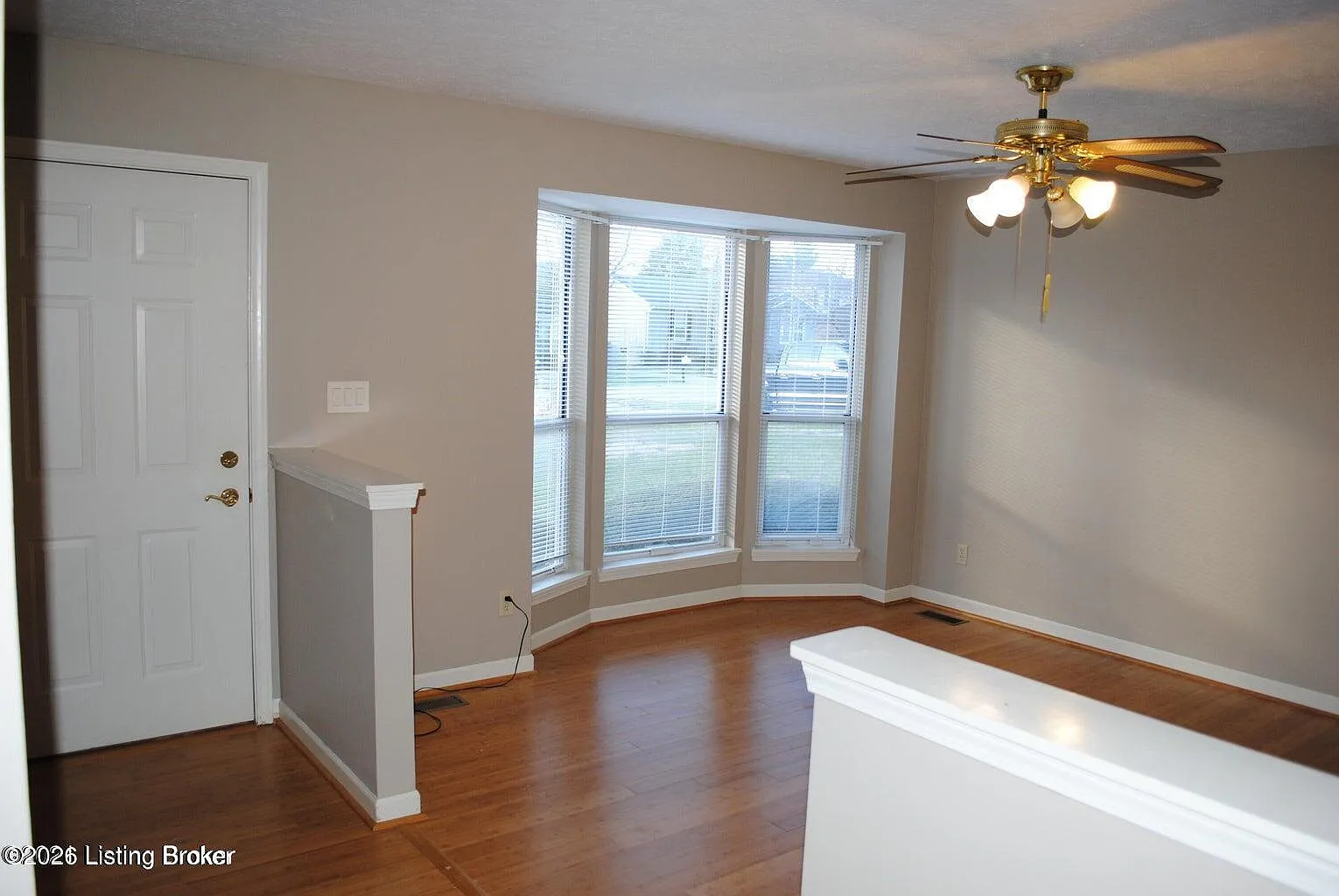 3 bed, 2.0 bath, 1376 sqft, $1,750 — Photo 4
