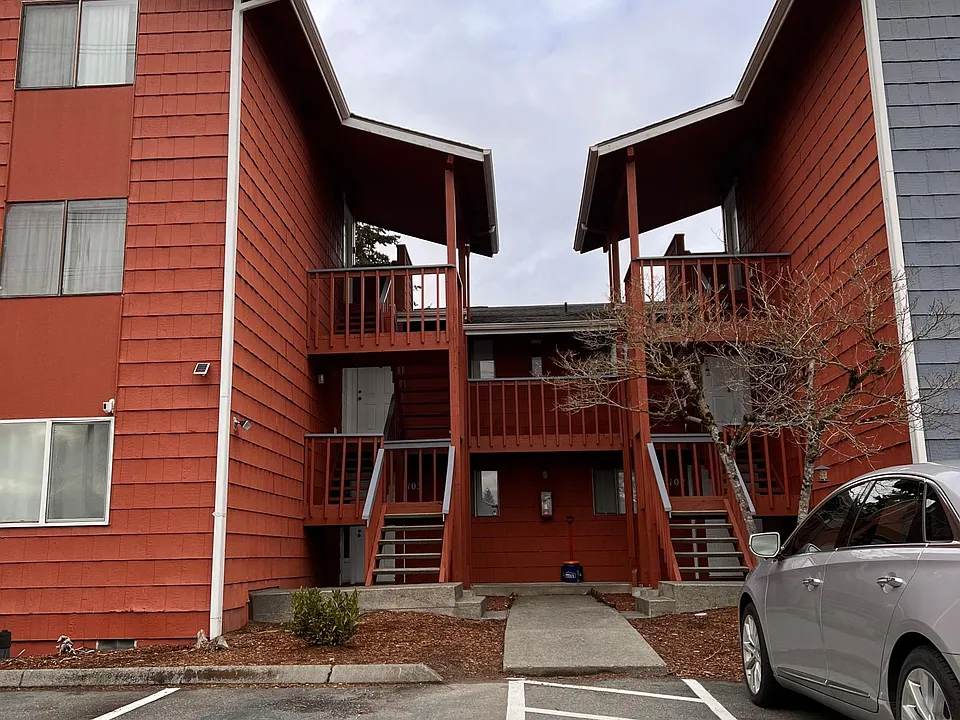 3402 I St NE #H202