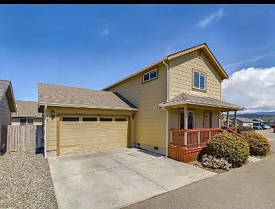 1860 Maplewood Dr